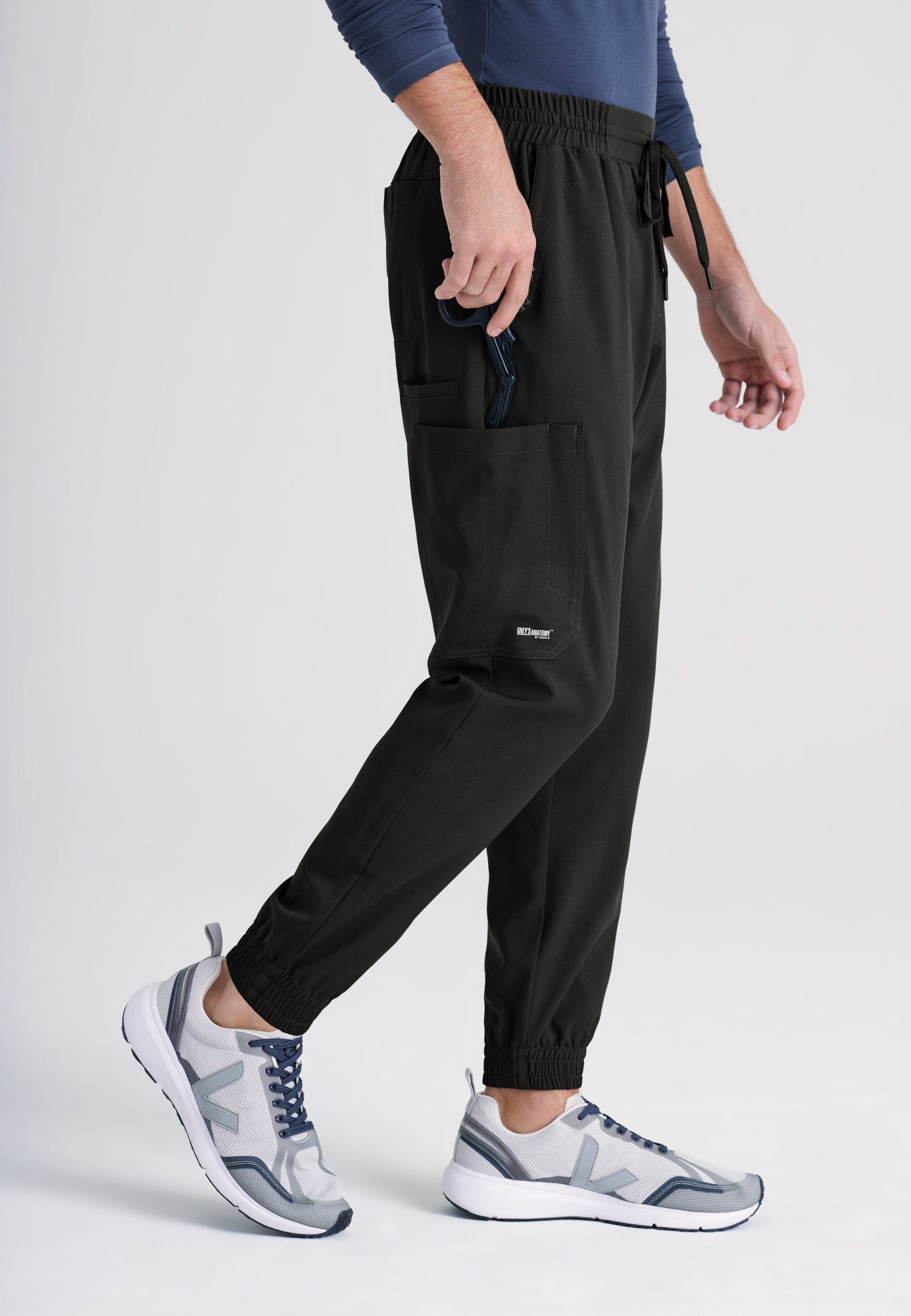 Voyager Jogger - Black - Jen's Scrubs