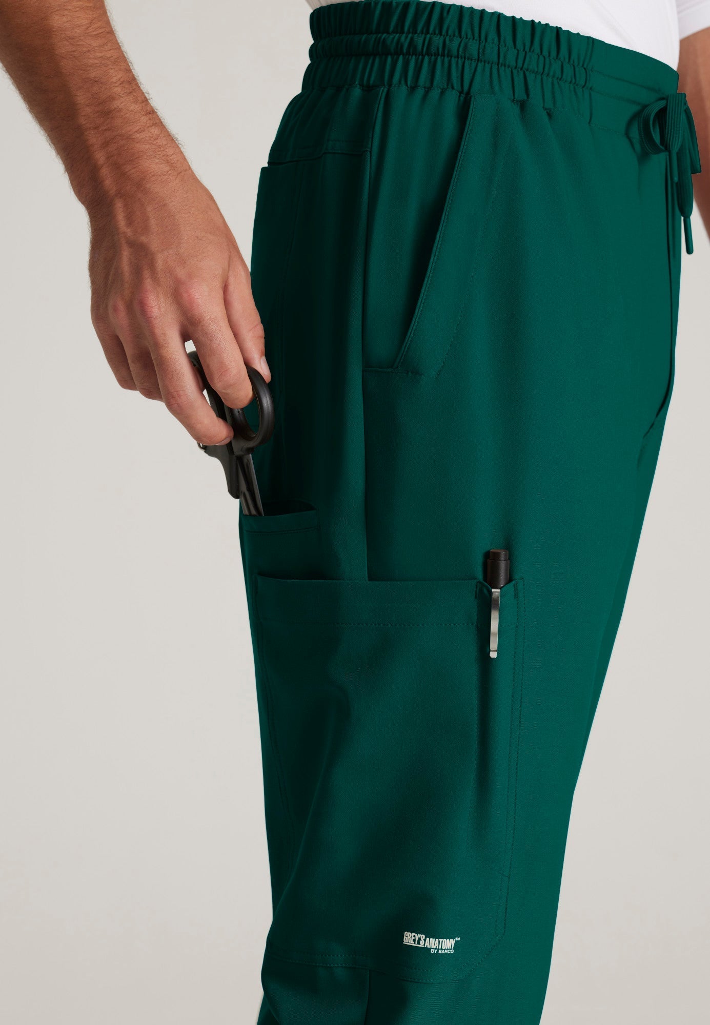 Voyager Jogger - Hunter Green - Jen's Scrubs