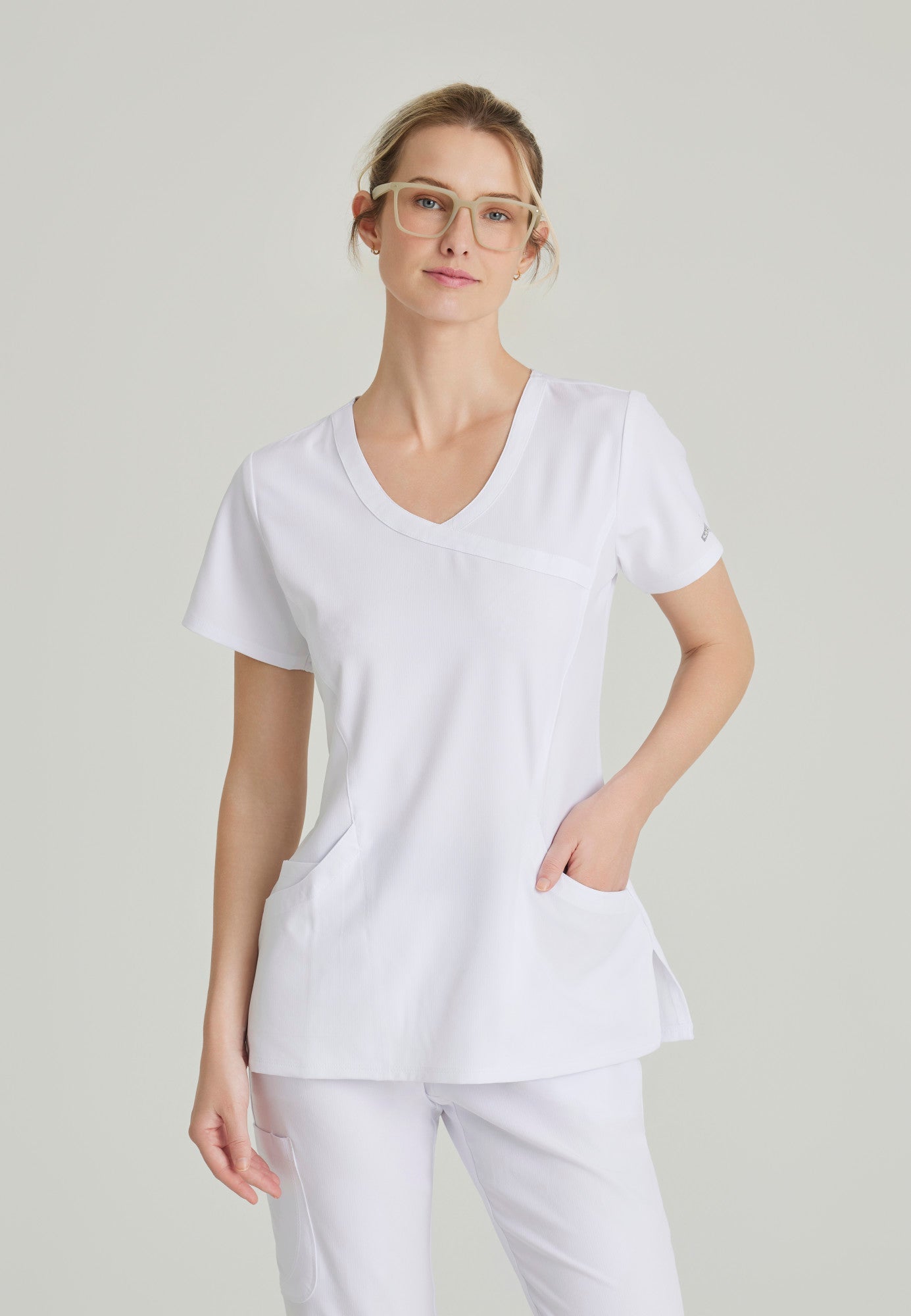 Reliance Top - White - Jen's Scrubs