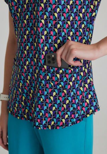 Essence Top - Deco Hearts - Jen's Scrubs