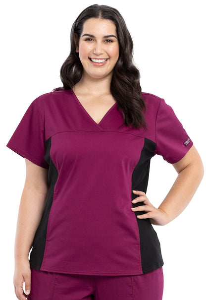 Women's V-Neck Knit Panel Top - Wine