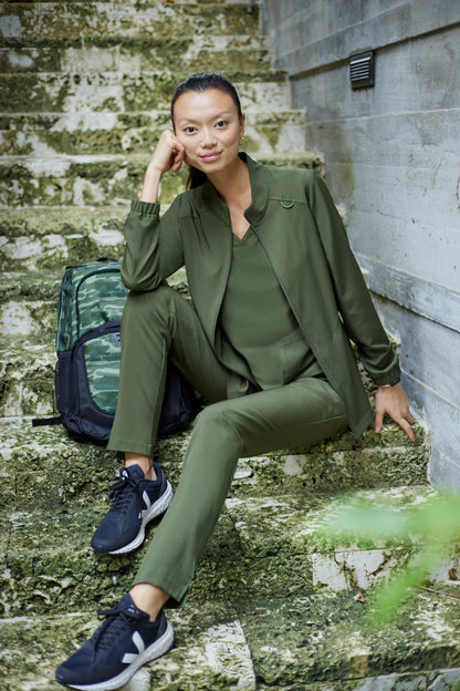 Sway Tuck-In Top - Hunter Green - Jen's Scrubs