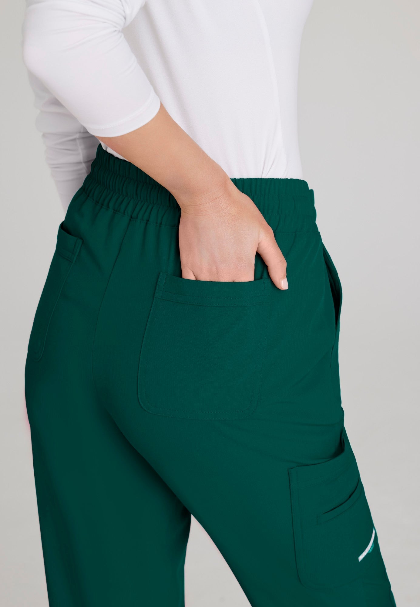 Gamma Pant - Hunter Green - Jen's Scrubs